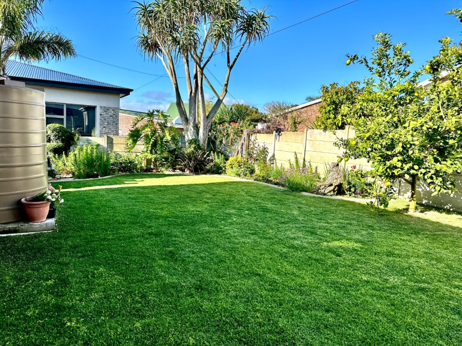4 Bedroom Property for Sale in Fraaiuitsig Western Cape